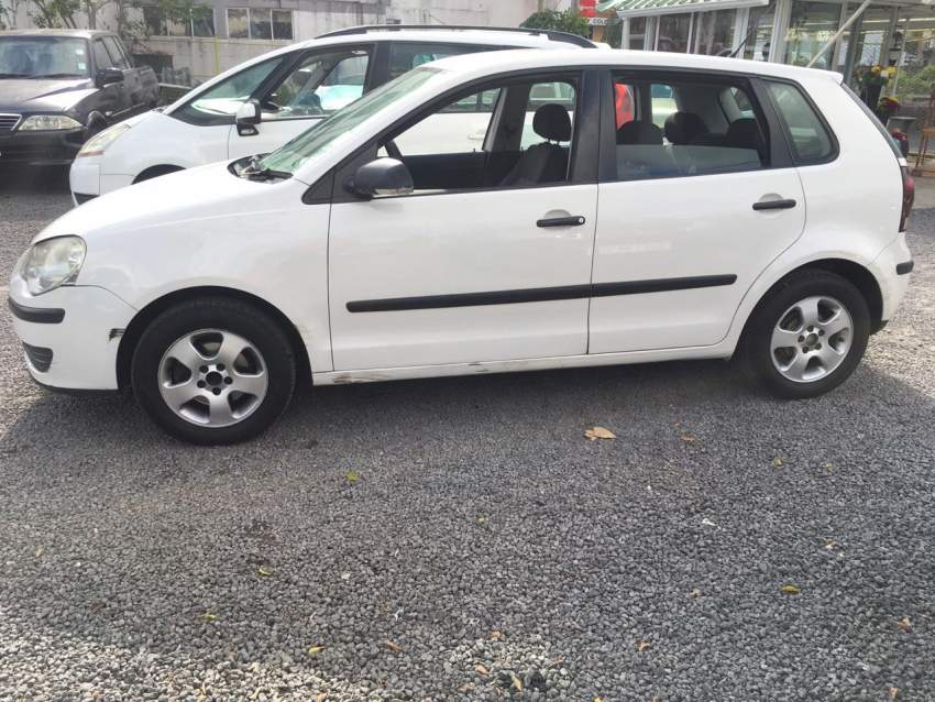 Volkswagen pollo Year 09 - 9 - Compact cars  on Aster Vender