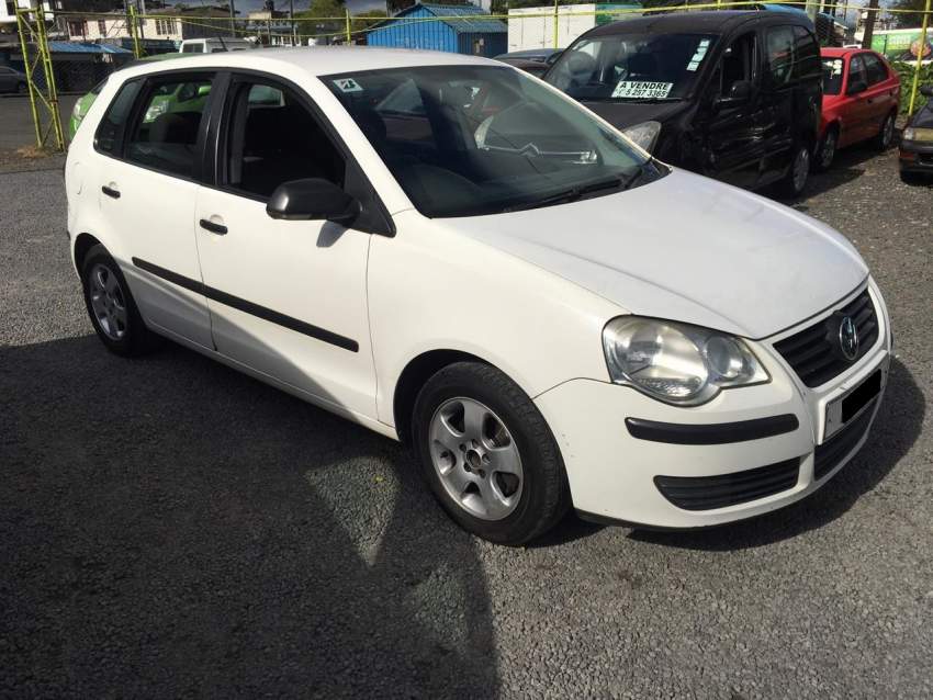 Volkswagen pollo Year 09 - 2 - Compact cars  on Aster Vender