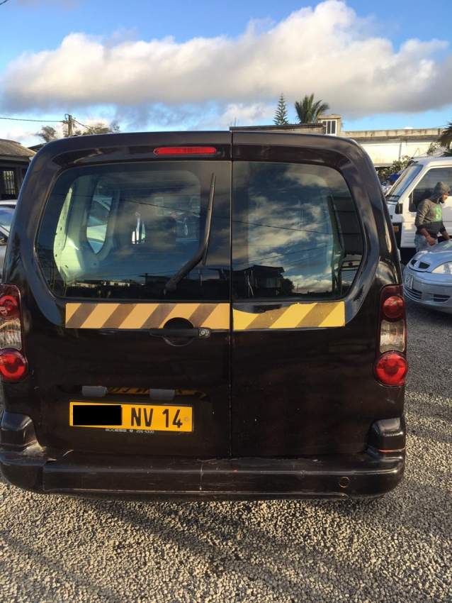 Citroen Berlingo Year 14 - 1 - Cargo Van (Delivery Van)  on Aster Vender