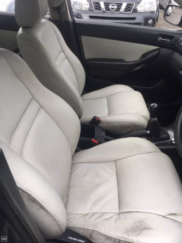 Toyota Avensis Year 07 - 4 - Family Cars  on Aster Vender