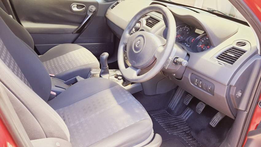 Renault Megane 2006 - 5 - Family Cars  on Aster Vender