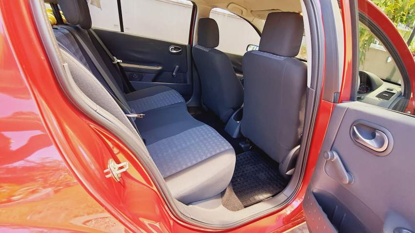 Renault Megane 2006 - 1 - Family Cars  on Aster Vender