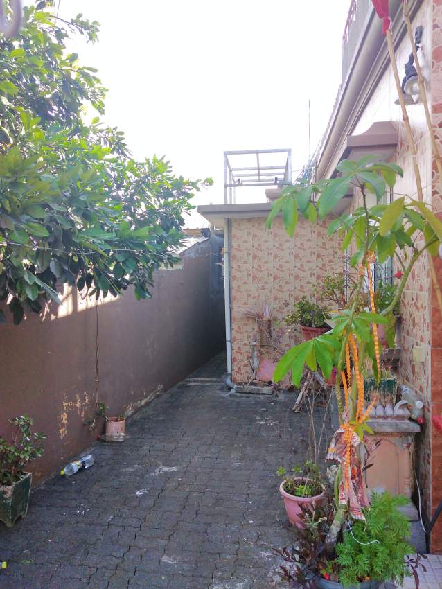 House at boundary Rose hill - 2 - House  on Aster Vender