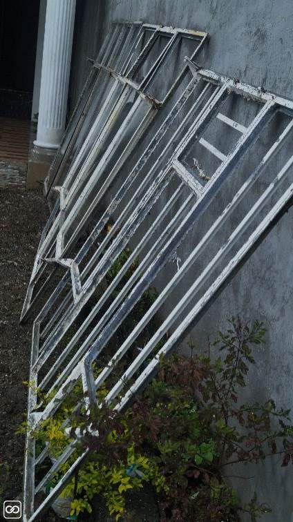 SET OF 3 METAL WINDOWS - 1 - Other Decorations  on Aster Vender