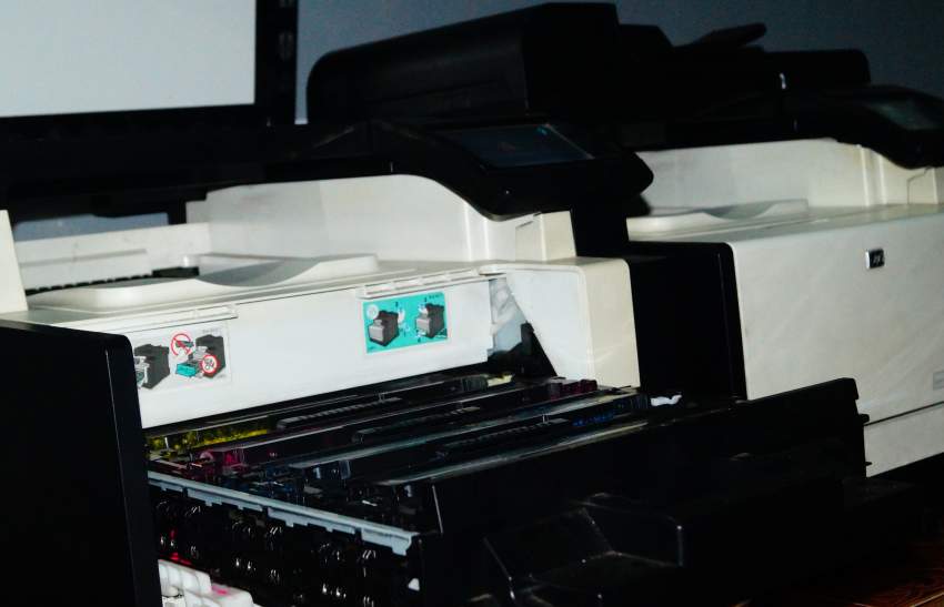 2 HP LaserJet Pro CM1415fnw - ( Color Multifunction Printer ) - 1 - Laser printer  on Aster Vender