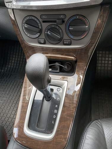 Nissan Sentra 1.6 Automatic - Fully Executive - OC 13 - 4 - Family Cars  on Aster Vender