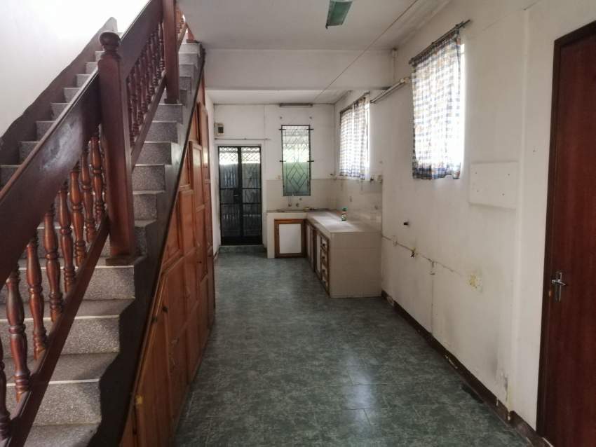 Maison + Apartment a vendre a Rose Hill - 6 chambres - 2 - House  on Aster Vender