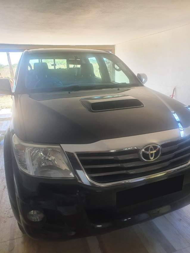 4x4 TOYOTA HILUX YEAR 2013 3.0 TURBO ENG`D4D  - 0 - Passenger Van  on Aster Vender