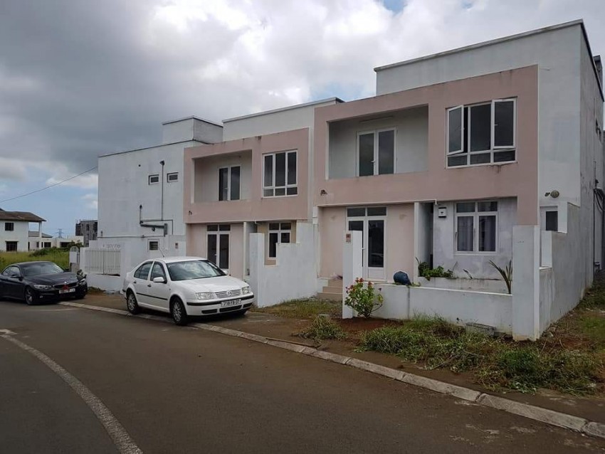 Fully furnished Duplex for sale at Ebène - 9 - Apartments  on Aster Vender