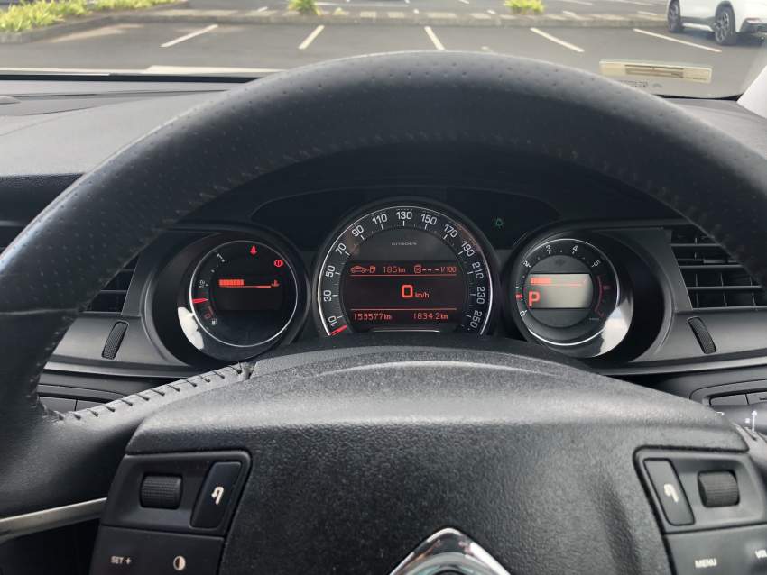 Citroen C5 2013  160000 km en parfait etat, vend pour cause depart - 2 - Luxury Cars  on Aster Vender