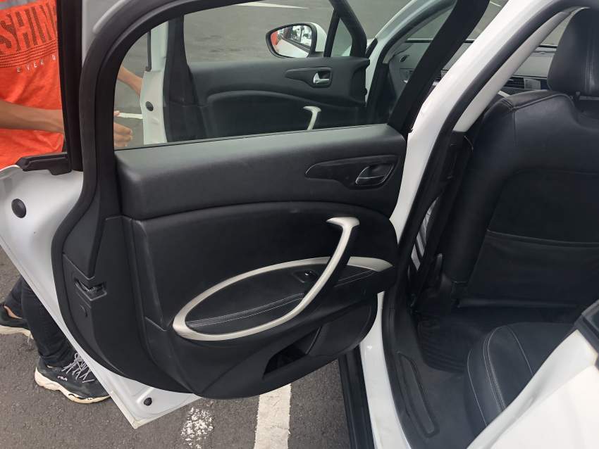 Citroen C5 2013  160000 km en parfait etat, vend pour cause depart - 7 - Luxury Cars  on Aster Vender