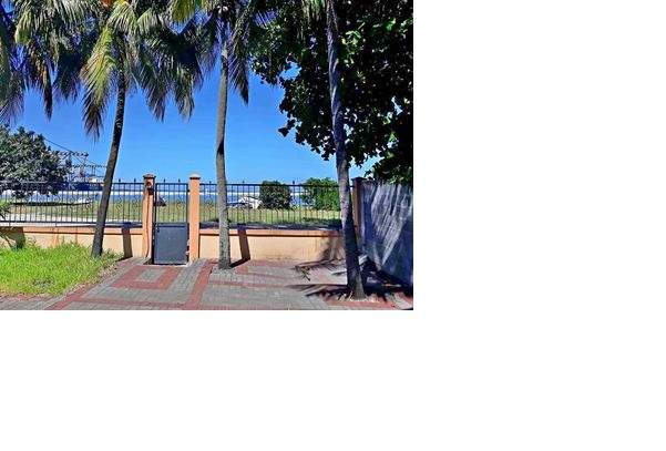 BEACHFRONT VILLA ON SALE IN TOMBEAU BAY - 2 - Beach Houses  on Aster Vender