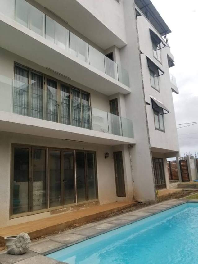 A new fully furnished studio of 39.63 m2 on sale at Riambel - 1 - Room in House  on Aster Vender