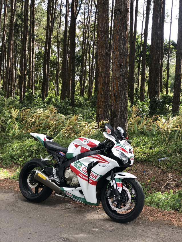 honda cbr 1000 - 0 - Sports Bike  on Aster Vender