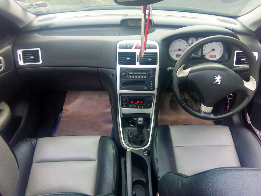 OCCASION! Peugeot 307 CC - 7 - Luxury Cars  on Aster Vender