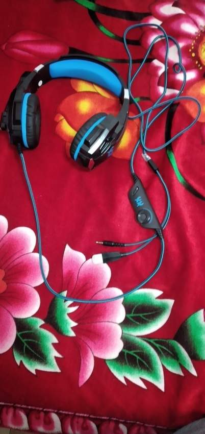 Gaming headset led keyboard logitech avec fil mouse a fil uncharted4 - 3 - PlayStation 4 (PS4)  on Aster Vender