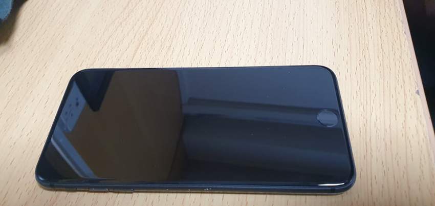 Iphone 8 plus - 1 - All electronics products  on Aster Vender