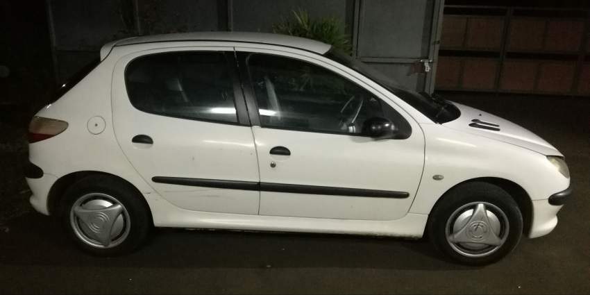 Peugeot 206 Year 2001 - 4 - Family Cars  on Aster Vender