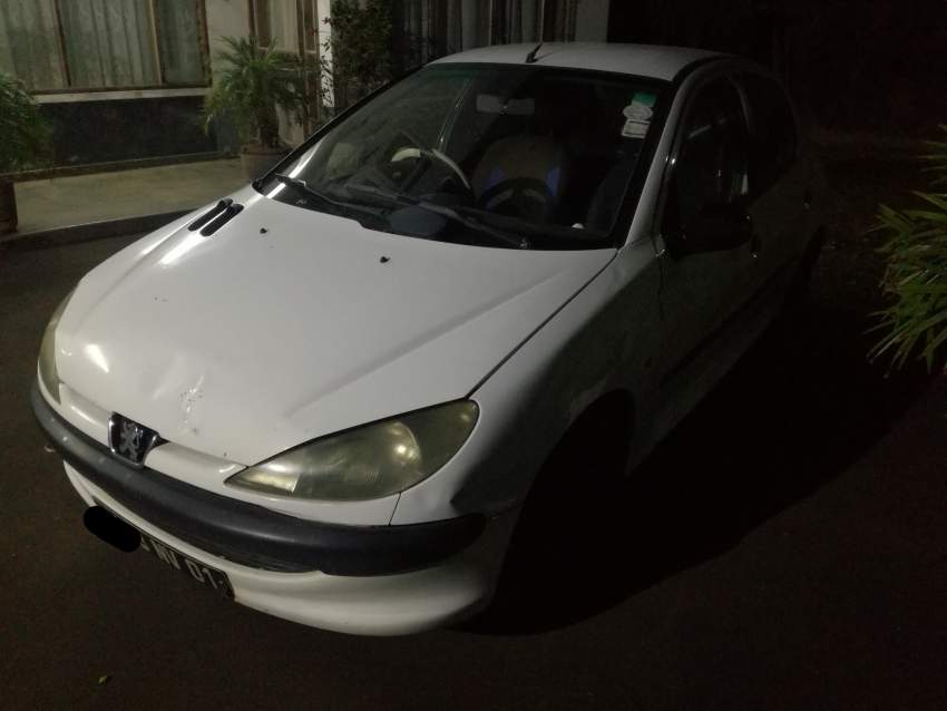 Peugeot 206 Year 2001 - 1 - Family Cars  on Aster Vender