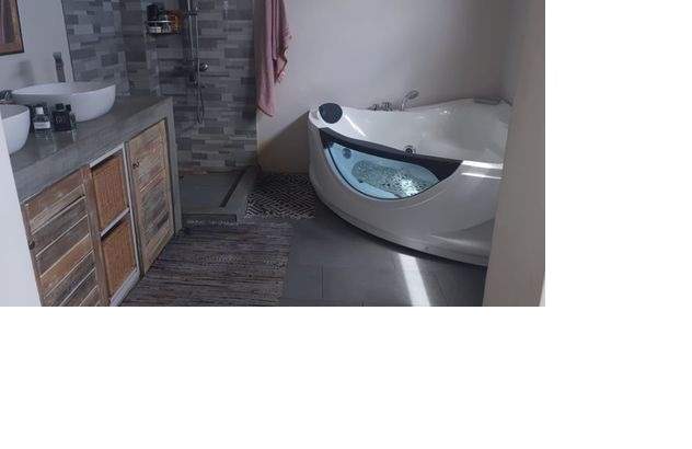 HOUSE ON SALE IN MORC NEW TOWN, ROCHE BRUNE/ MAISON A VENDRE A MORC NE on Aster Vender