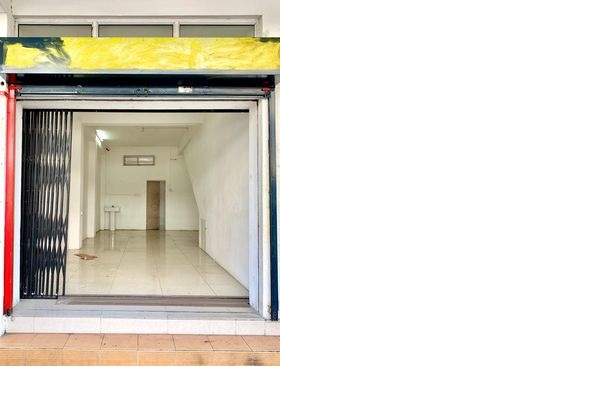 COMMERCIAL BUILDING AND APARTMENT ON SALE IN PORT LOUIS Rs 6.5M - 5 - Commercial Space  on Aster Vender
