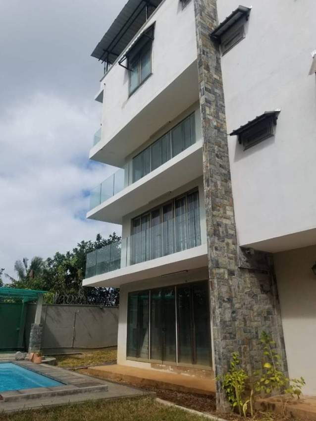 A NEW STUDIO ON SALE / UN STUDIO NEUVE A VENDRE RS 1.8 M neg - 3 - Apartments  on Aster Vender