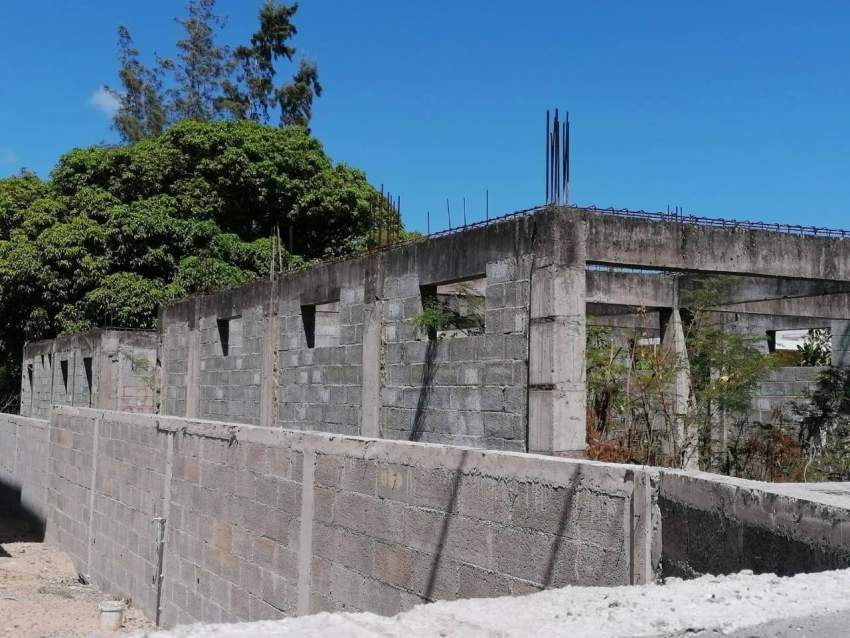 Maison incomplet a vendre a Pereybere - 78 toises - 1 - House  on Aster Vender