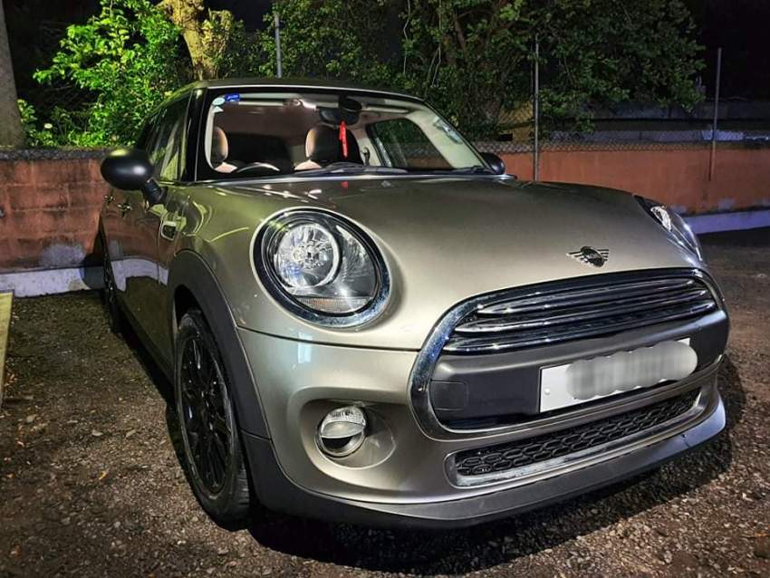 Mini cooper on Aster Vender