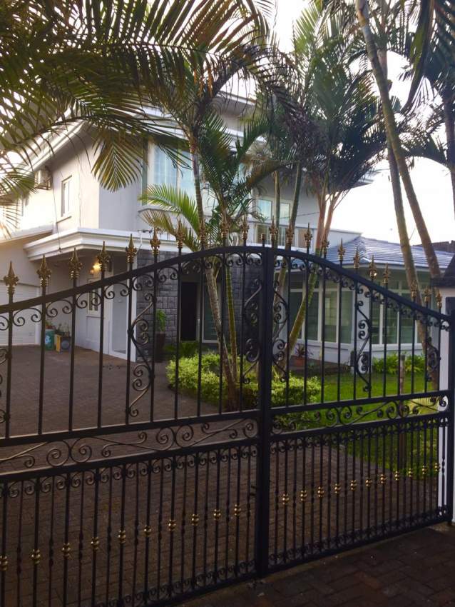  Four bedrooms  House in Curepipe - 3 - House  on Aster Vender