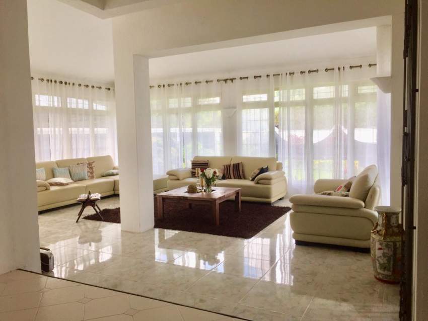  Four bedrooms  House in Curepipe - 4 - House  on Aster Vender