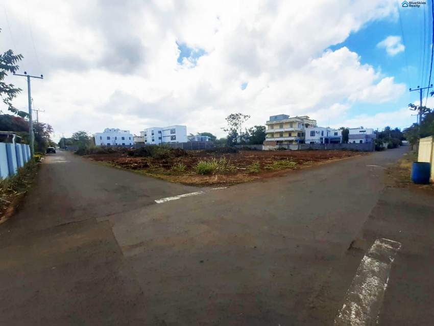 3 plots of land for sale in Trou aux Biches - 4 - Land  on Aster Vender