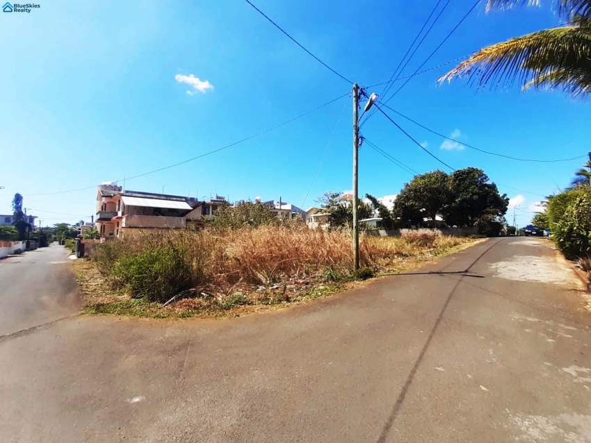 Lovely plot of land of 127.9 toise or 11.5 perches located in Pointe a - 0 - Land  on Aster Vender