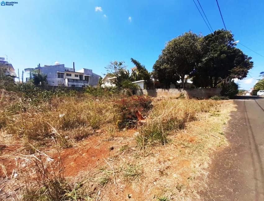 Lovely plot of land of 127.9 toise or 11.5 perches located in Pointe a - 1 - Land  on Aster Vender