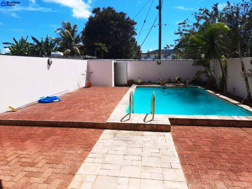 Fantastic duplex located in the vibrant coastal village of Grand Baie  - 8 - Villas  on Aster Vender