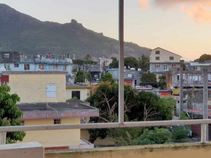 APPARTEMENT A VENDRE A ROSE-HILL/ APARTMENT ON SALE AT ROSE-HILL RS 3. - 4 - Apartments  on Aster Vender