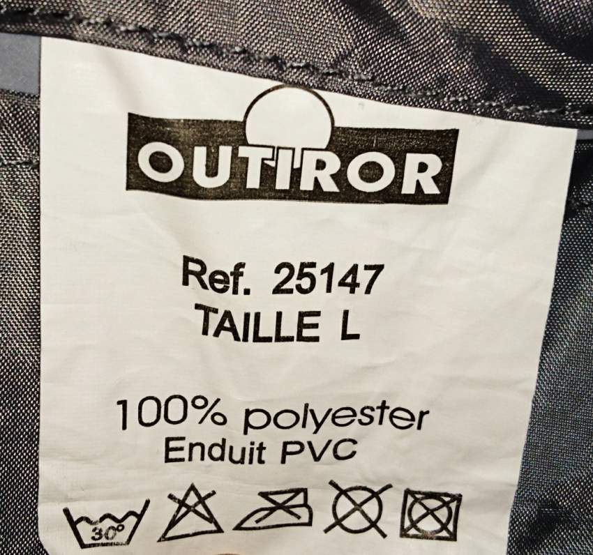 RAINCOAT - OUTIROR - SIZE L - 2 - Jackets & Coats (Men)  on Aster Vender