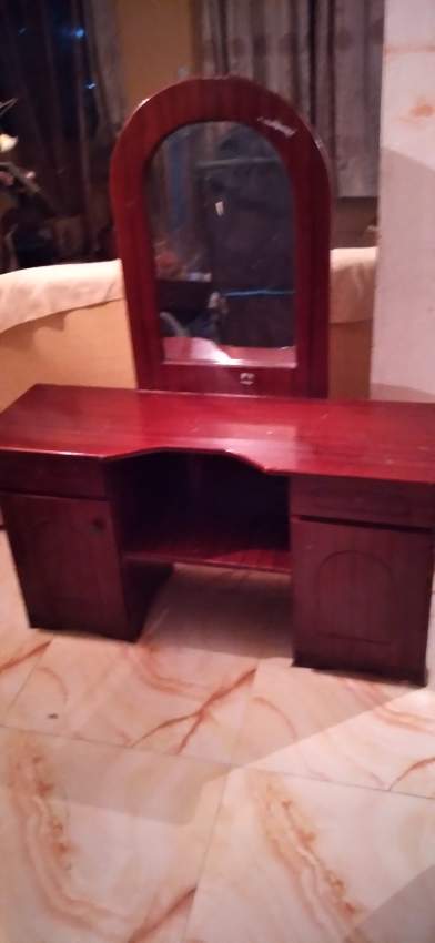 A vendre coiffeuse.tel sur 58106360 - 0 - Bedroom Furnitures  on Aster Vender