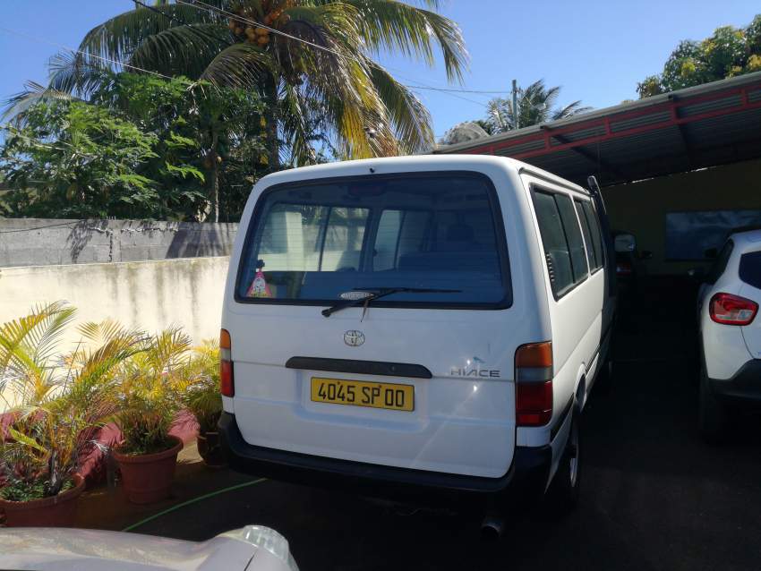 Passenger van on Aster Vender