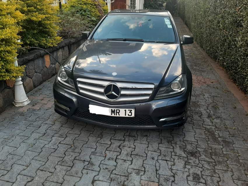 Mercedes Benz C180 AMG on Aster Vender