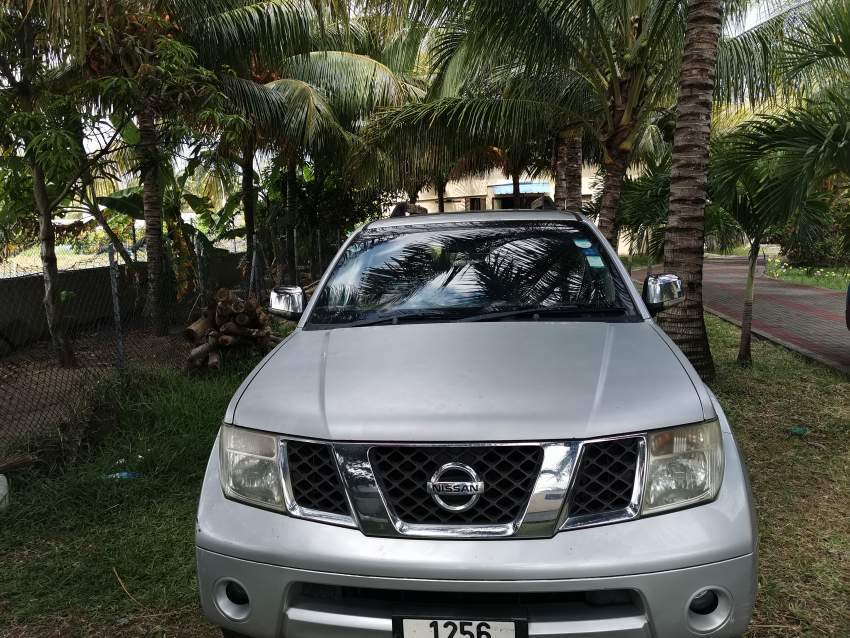 Nissan Pathfinder - 2 - Passenger Van  on Aster Vender