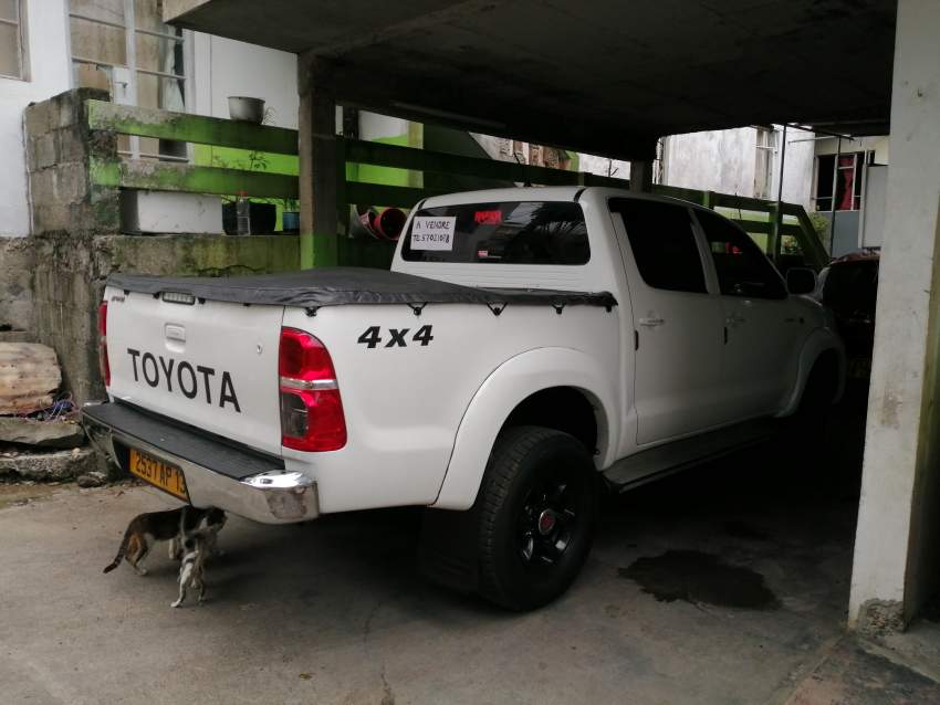 4x4 toyota hilux - 0 - Pickup trucks (4x4 & 4x2)  on Aster Vender