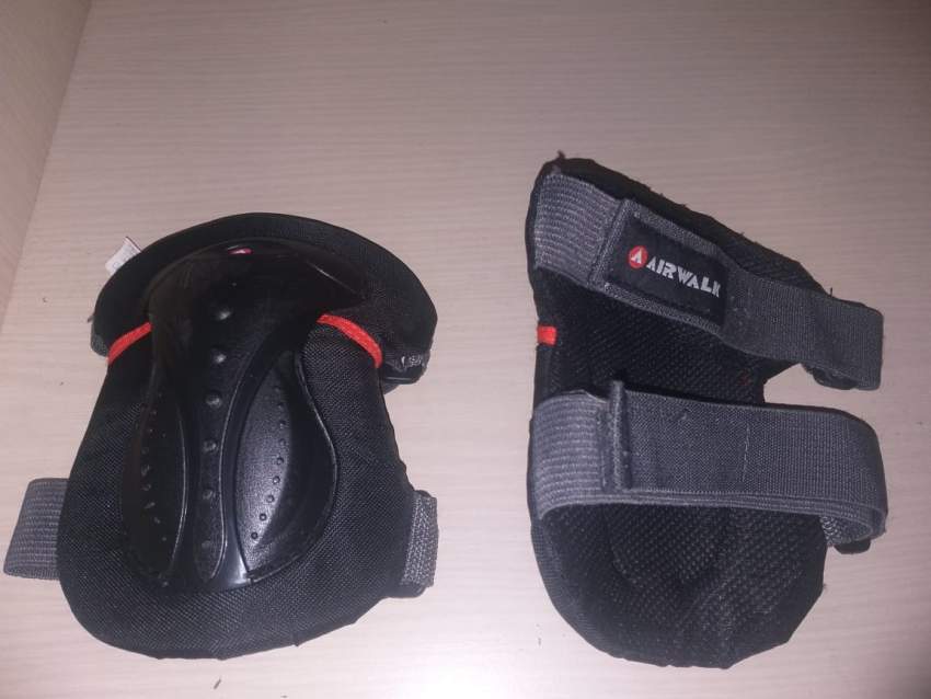 4 WHEELS ROLLER SHOES  - 4 - Others  on Aster Vender