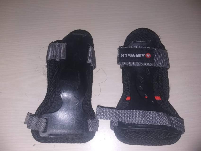 4 WHEELS ROLLER SHOES  - 6 - Others  on Aster Vender