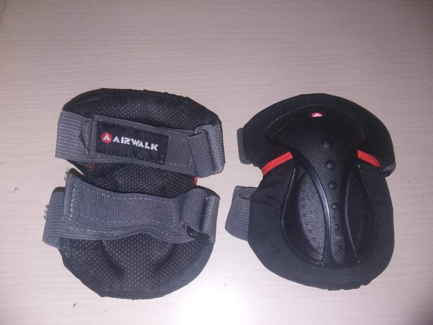 4 WHEELS ROLLER SHOES  - 5 - Others  on Aster Vender