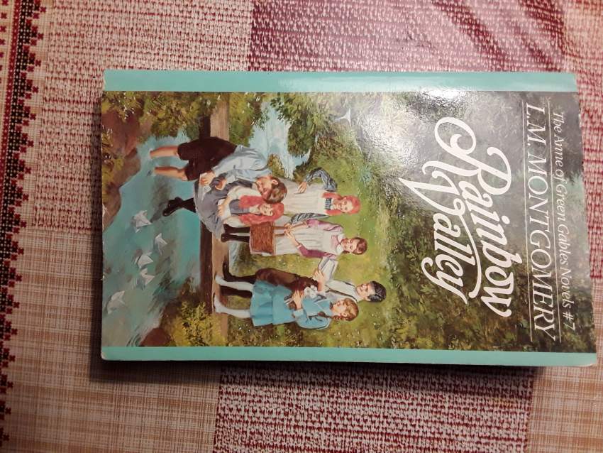LM MONTGOMERY : Rainbow Valley  - 1 - Fictional books  on Aster Vender