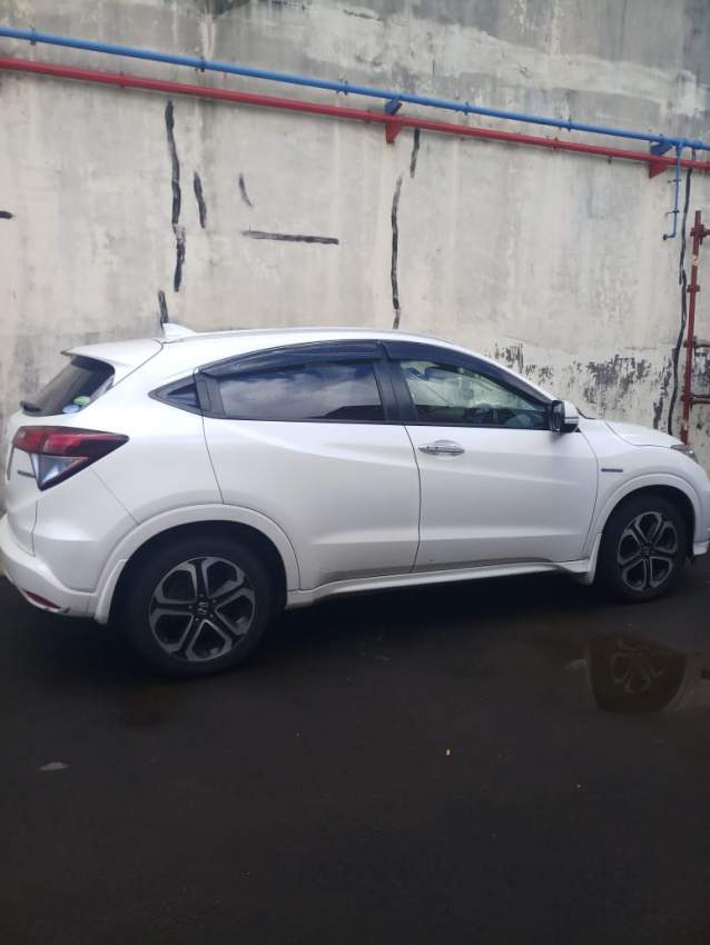 Honda Vezel - 1 - SUV Cars  on Aster Vender