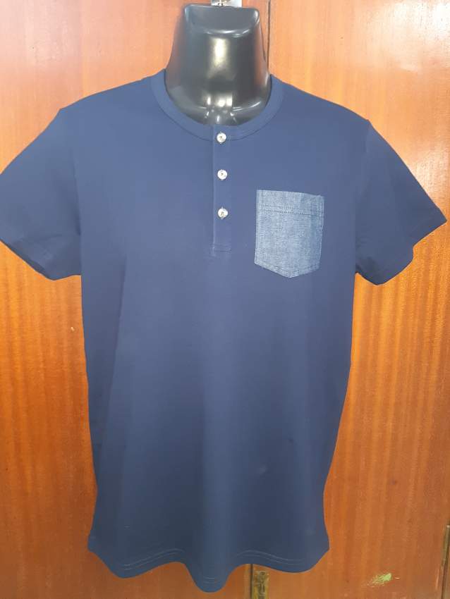 DESTOCKAGE -VÊTEMENTS HOMME/FEMME - DIVERS TAILLES PRIX DE RS 50 A 300 - 4 - Tops (Women)  on Aster Vender