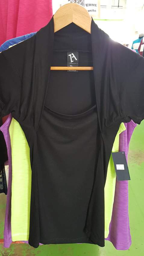 Ladies S/slv  tops - Price range Rs 50.00 to Rs 300.00 DESTOCKAGE - 16 - Tops (Women)  on Aster Vender