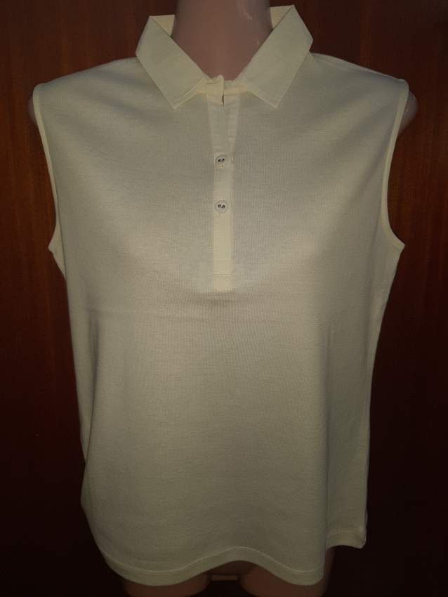 Ladies S/slv  tops - Price range Rs 50.00 to Rs 300.00 DESTOCKAGE - 6 - Tops (Women)  on Aster Vender