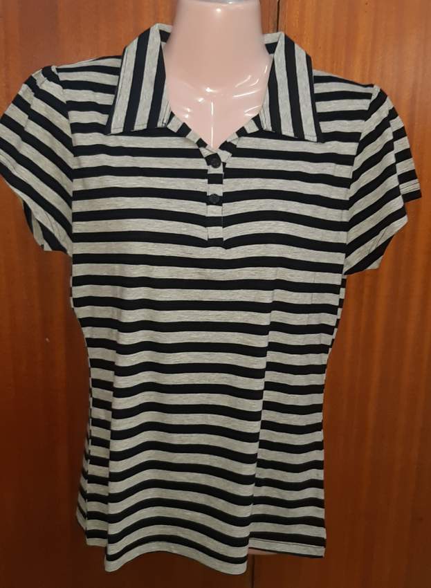 Ladies S/slv  tops - Price range Rs 50.00 to Rs 300.00 DESTOCKAGE - 3 - Tops (Women)  on Aster Vender